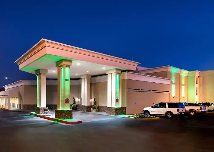 Holiday Inn & Suites Oklahoma City North